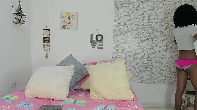 Canhela1 online show from February 2026 01:17:01 AM