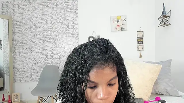 Canhela1 online show from May 2026 01:09:02 AM
