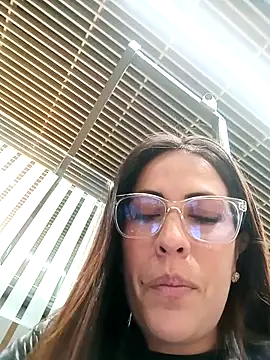 Lena-32 online show from March 2026 11:17:01 PM