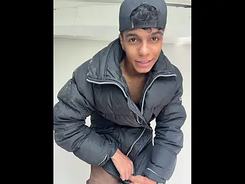 Snapshot of james_dreams_ chatting on April 2026 06:47:01 PM james dreams online show from April 2026 06:47:01 PM