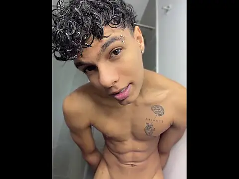 Snapshot of james_dreams_ chatting on May 2026 11:47:02 PM james dreams online show from May 2026 11:47:02 PM