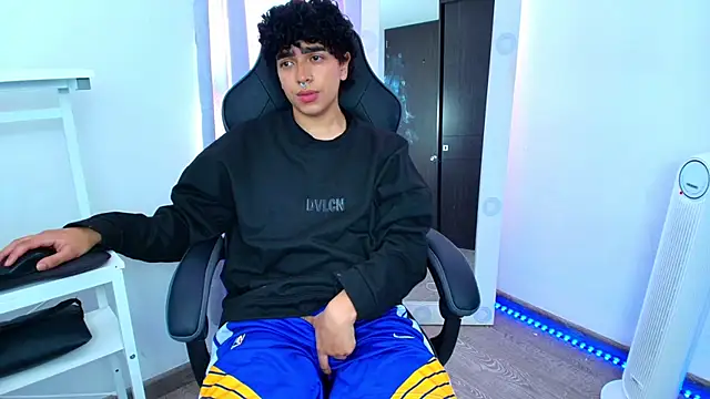  nickconnor01 online show from January 2025 04:36:02 PM