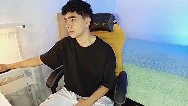  nickconnor01 online show from October 2025 08:32:02 PM