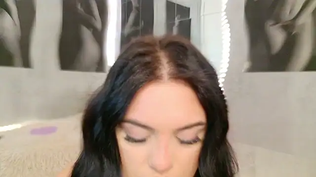 Snapshot of celia_chanel chatting on October 2025 04:44:02 AM celia chanel online show from October 2025 04:44:02 AM