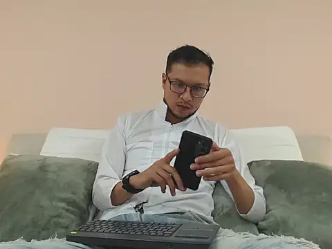 andy loverxx online show from March 2026 12:45:01 AM
