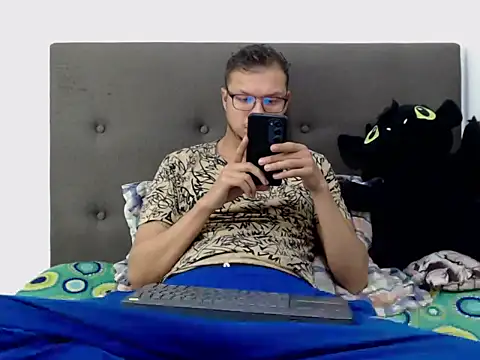 andy loverxx online show from February 2026 12:02:02 AM