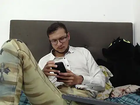 andy loverxx online show from March 2026 12:04:02 AM