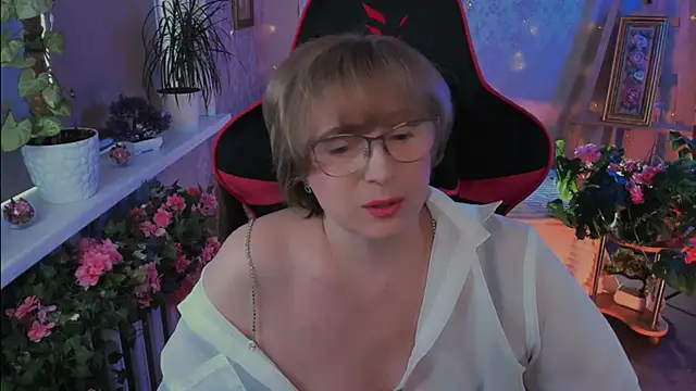 Snapshot of sugar_vivien chatting on June 2026 02:17:02 PM sugar vivien online show from June 2026 02:17:02 PM