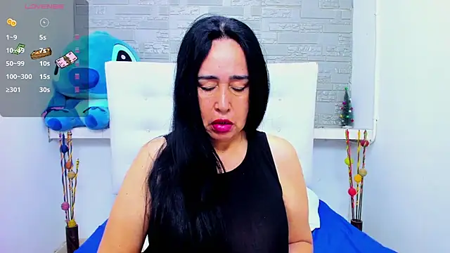 Snapshot of HorniestMilf chatting on November 2025 04:10:05 PM HorniestMilf online show from November 2025 04:10:05 PM