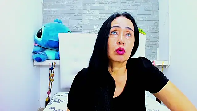 Snapshot of HorniestMilf chatting on September 2025 09:03:01 PM HorniestMilf online show from September 2025 09:03:01 PM