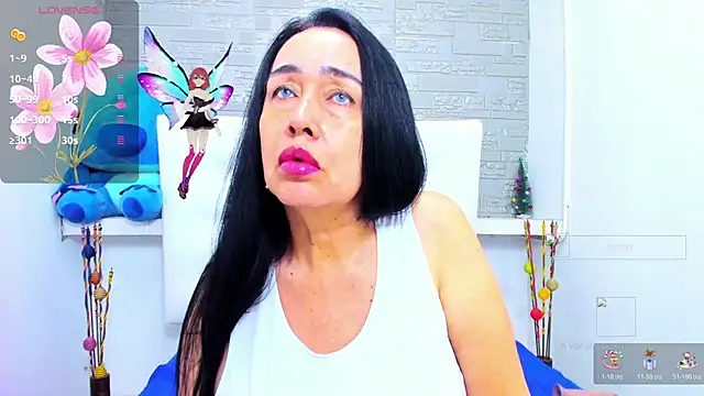 Snapshot of HorniestMilf chatting on October 2025 09:14:02 PM HorniestMilf online show from October 2025 09:14:02 PM