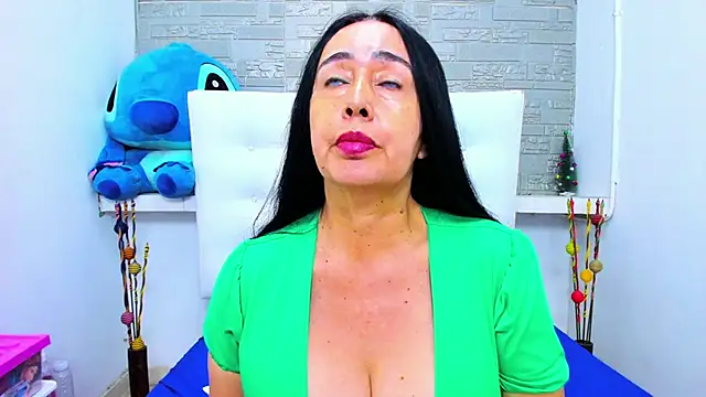 Snapshot of HorniestMilf chatting on October 2025 12:23:02 AM HorniestMilf online show from October 2025 12:23:02 AM