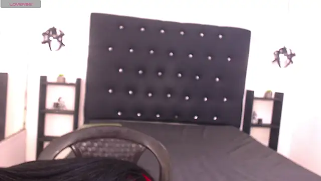 Mels  online show from April 2026 07:20:02 PM