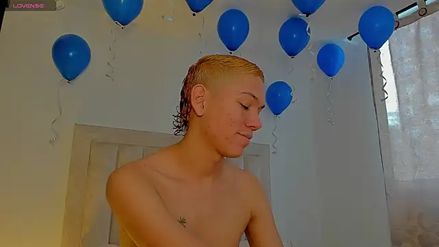 JulianRose 1 online show from October 2025 07:22:02 PM