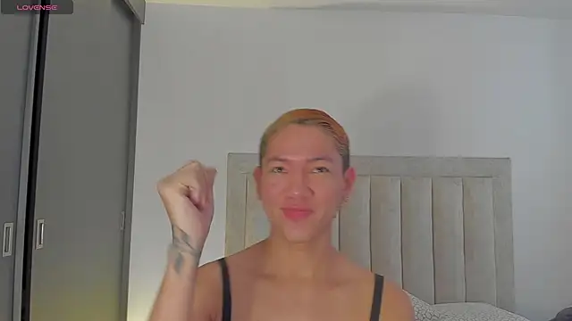 JulianRose 1 online show from November 2025 12:16:01 PM