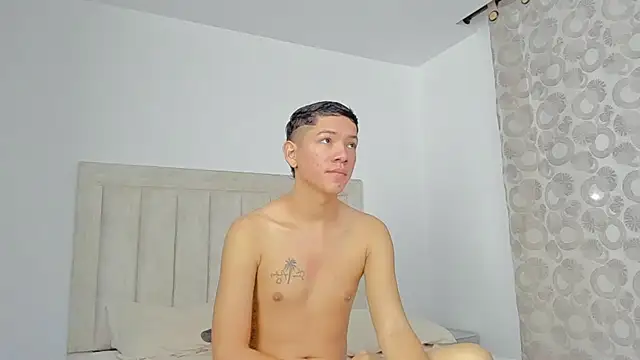 JulianRose 1 online show from February 2025 10:48:01 AM