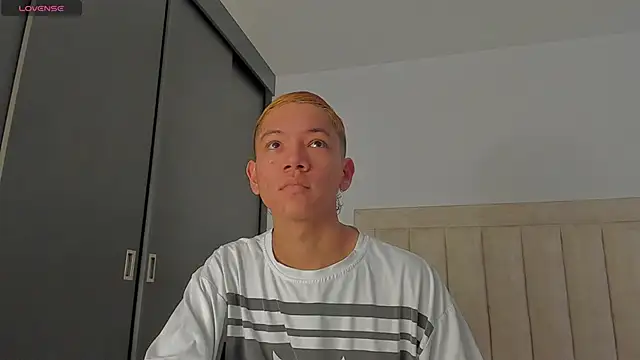 JulianRose 1 online show from October 2025 11:42:02 AM