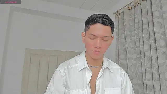 JulianRose 1 online show from February 2025 02:33:02 PM
