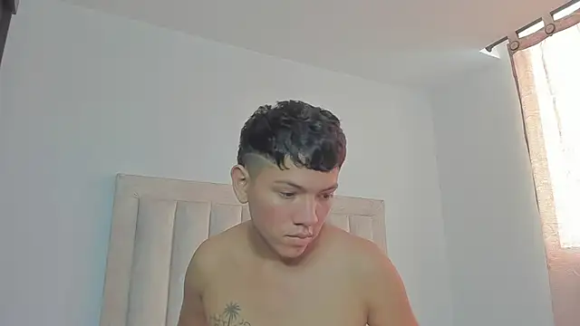 JulianRose 1 online show from February 2025 03:08:01 PM