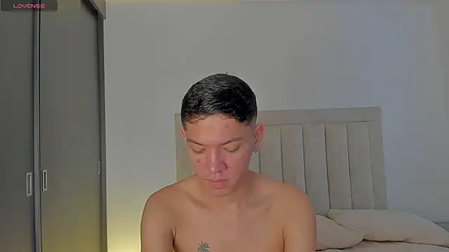 JulianRose 1 online show from October 2025 12:50:01 PM