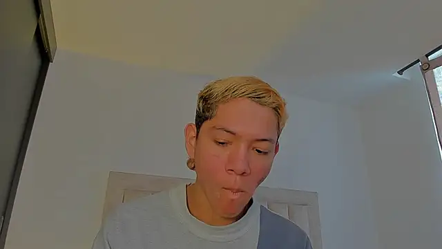 JulianRose 1 online show from November 2025 01:33:02 PM