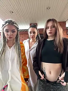 Snapshot of TwixCouple chatting on November 2025 01:11:02 PM TwixCouple online show from November 2025 01:11:02 PM