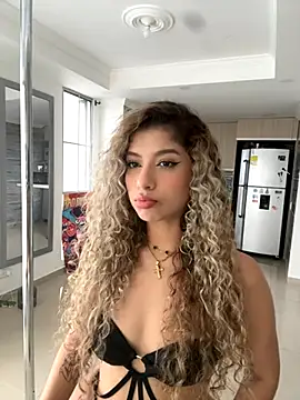 Melina-Smith online show from November 2025 10:10:01 PM