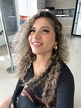 Melina-Smith online show from November 2025 06:33:01 PM