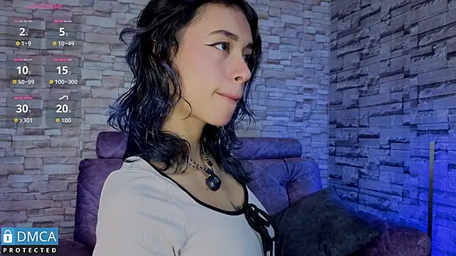 BellaOdisea online show from November 2025 10:43:01 PM