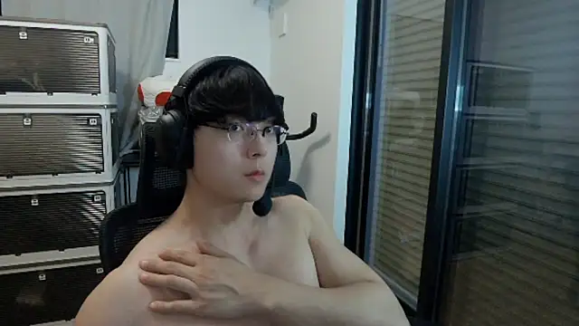 Tkcqcc online show from December 2025 05:18:01 PM