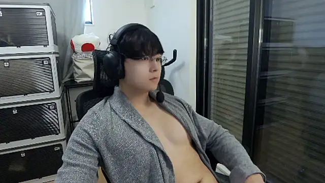 Tkcqcc online show from November 2025 03:51:02 AM