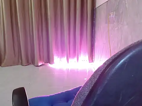 Pink Pretty online show from September 2025 05:24:01 PM