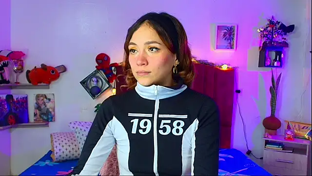 alisson zafiro  online show from February 2026 06:26:01 AM