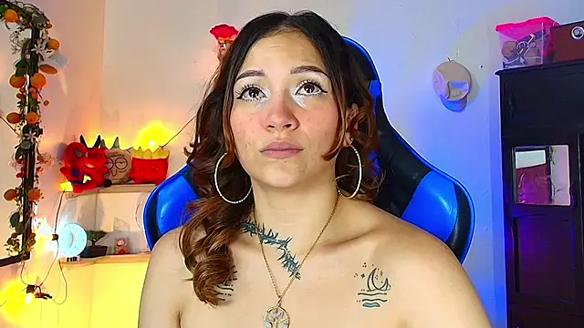 Snapshot of alisson_zafiro_ chatting on June 2026 03:11:02 AM alisson zafiro online show from June 2026 03:11:02 AM