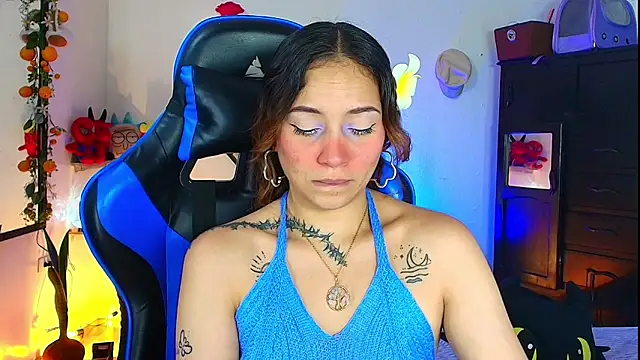 alisson zafiro  online show from May 2026 07:42:02 PM