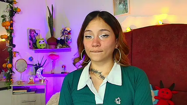 alisson zafiro  online show from April 2026 01:35:02 AM