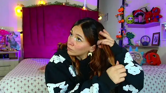 alisson zafiro  online show from February 2026 03:12:02 AM