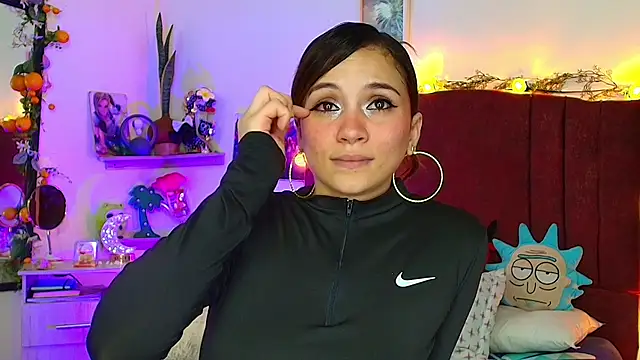 alisson zafiro  online show from April 2026 08:57:02 PM