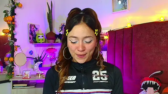 alisson zafiro  online show from April 2026 12:12:01 AM