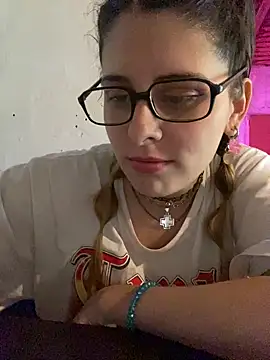 FlorBich online show from April 2026 06:54:02 PM