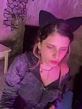 FlorBich online show from April 2026 07:02:01 AM