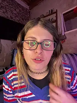Snapshot of FlorBich chatting on June 2026 04:51:01 AM FlorBich online show from June 2026 04:51:01 AM