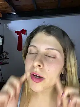 FlorBich online show from February 2026 09:03:01 PM