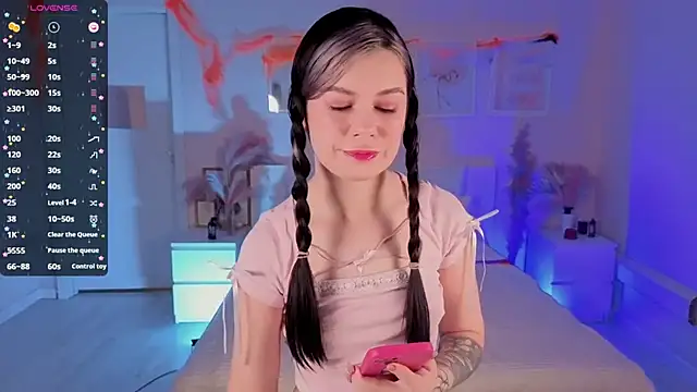 Snapshot of Lil_Amelie chatting on November 2025 10:19:01 AM Lil Amelie online show from November 2025 10:19:01 AM