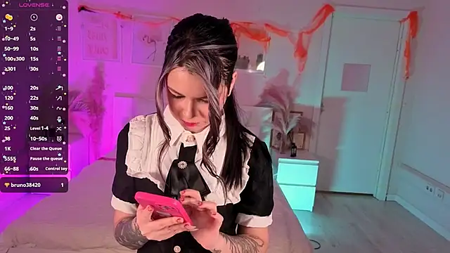 Snapshot of Lil_Amelie chatting on November 2025 09:47:02 AM Lil Amelie online show from November 2025 09:47:02 AM