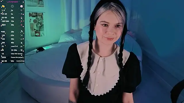 Snapshot of Lil_Amelie chatting on October 2025 07:42:02 AM Lil Amelie online show from October 2025 07:42:02 AM