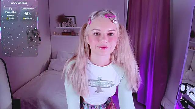 Snapshot of Lil_Amelie chatting on May 2026 09:40:02 AM Lil Amelie online show from May 2026 09:40:02 AM