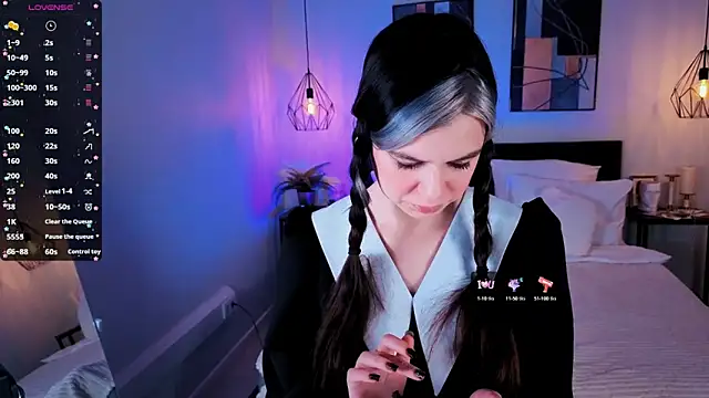 Snapshot of Lil_Amelie chatting on October 2025 07:42:01 AM Lil Amelie online show from October 2025 07:42:01 AM