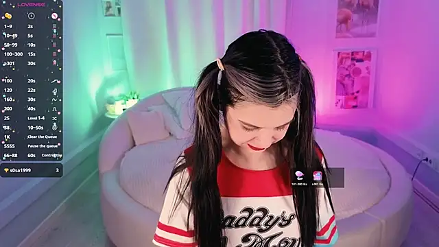 Snapshot of Lil_Amelie chatting on November 2025 07:51:02 AM Lil Amelie online show from November 2025 07:51:02 AM