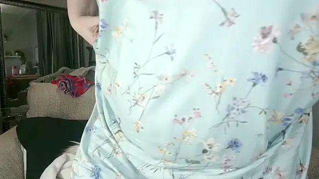 Snapshot of Julie_Bliss chatting on February 2025 11:53:02 PM Julie Bliss online show from February 2025 11:53:02 PM